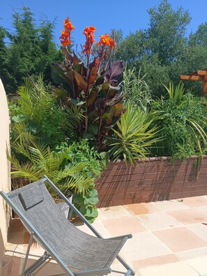 Terrace/patio - Large family gite near puy du fou (saint germain de princay)