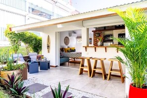 Terrace/patio - La Rose Bleue - Your renovated cocoon a stone's throw from Le Diamant beach (Le Diamant)