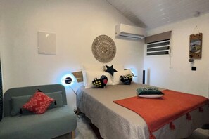 1 bedroom, iron/ironing board, free WiFi, bed sheets - La Rose Bleue - Your renovated cocoon a stone's throw from Le Diamant beach (Le Diamant)