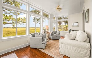 TV, fireplace, offices - 913 Marsh Dunes (Fripp Island)