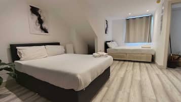 Habitación cuádruple, baño compartido