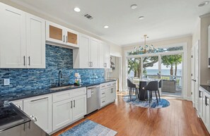 Fridge, microwave, oven, stovetop - 10 River Club (Fripp Island)