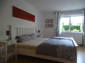 1 habitación, tabla de planchar con plancha, wifi y ropa de cama 