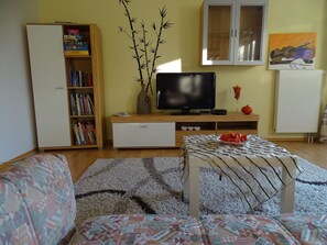Televisión, mesa de ping pong
