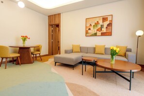 Luxury Suite, 1 Bedroom | Free minibar, in-room safe, desk, free cribs/infant beds - Edge Riyadh Al Rabie (Riyadh)