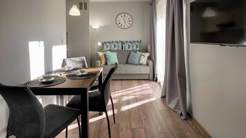 Studio, Balcony | Iron/ironing board, free WiFi