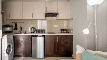 Studio, Balcony | Private kitchenette