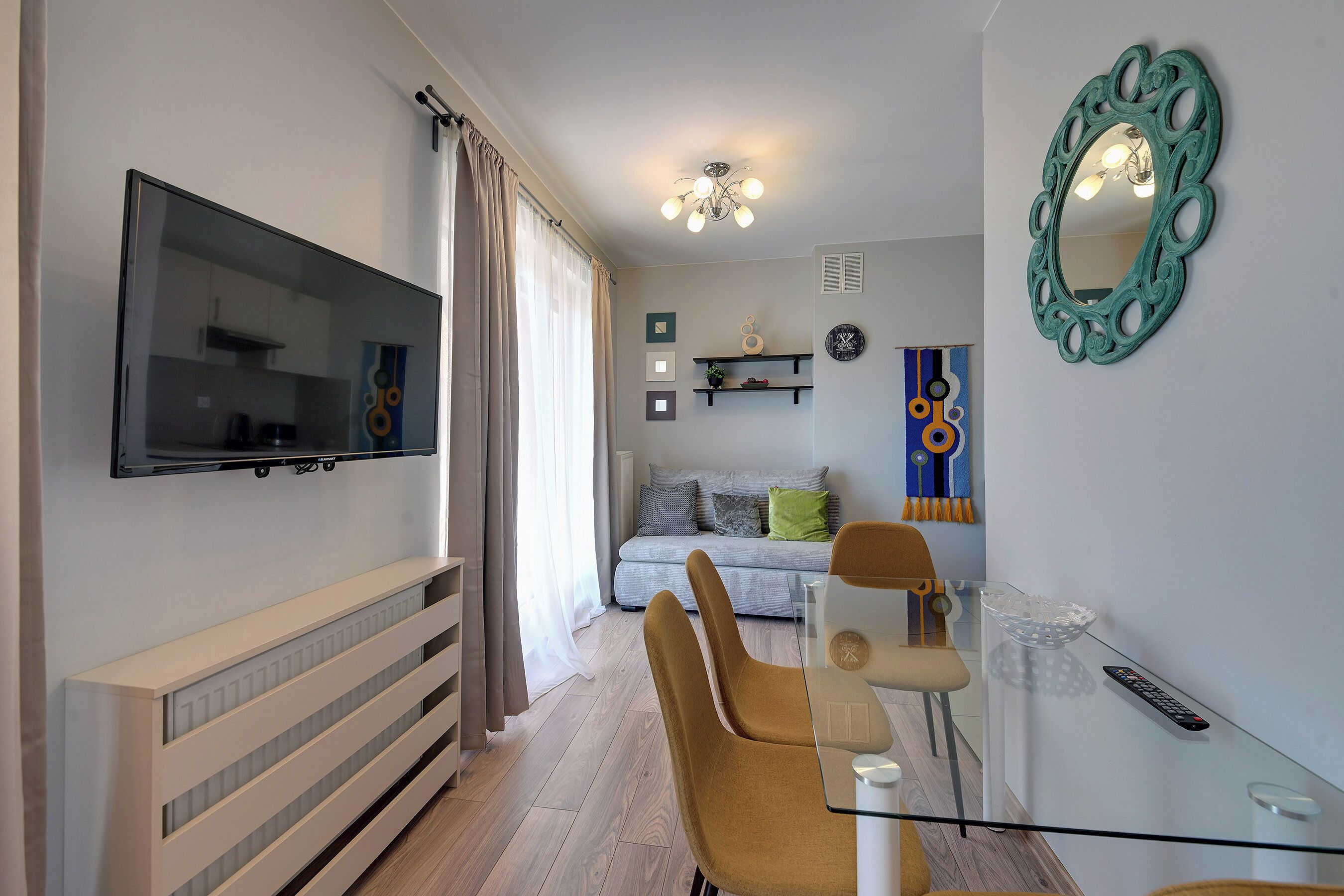 Estudi en suite urbà | Planxa i posts de planxar, wifi gratuïta i roba de llit 