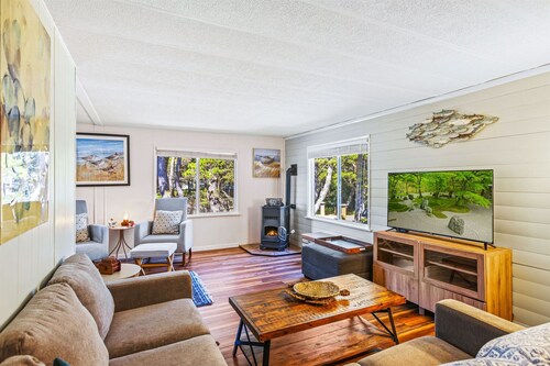 Enjoy Coastal Comfort in This Relaxing Retreat