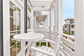 Outdoor dining - Walkable Beach Escape with a view @ Cinnamon Shore North (Port Aransas)