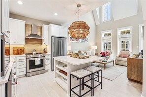 Fridge, microwave, oven, stovetop - Walkable Beach Escape with a view @ Cinnamon Shore North (Port Aransas)