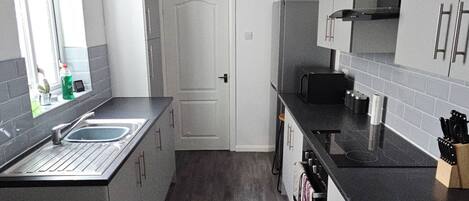 House, 3 Bedrooms, Smoking | Interior