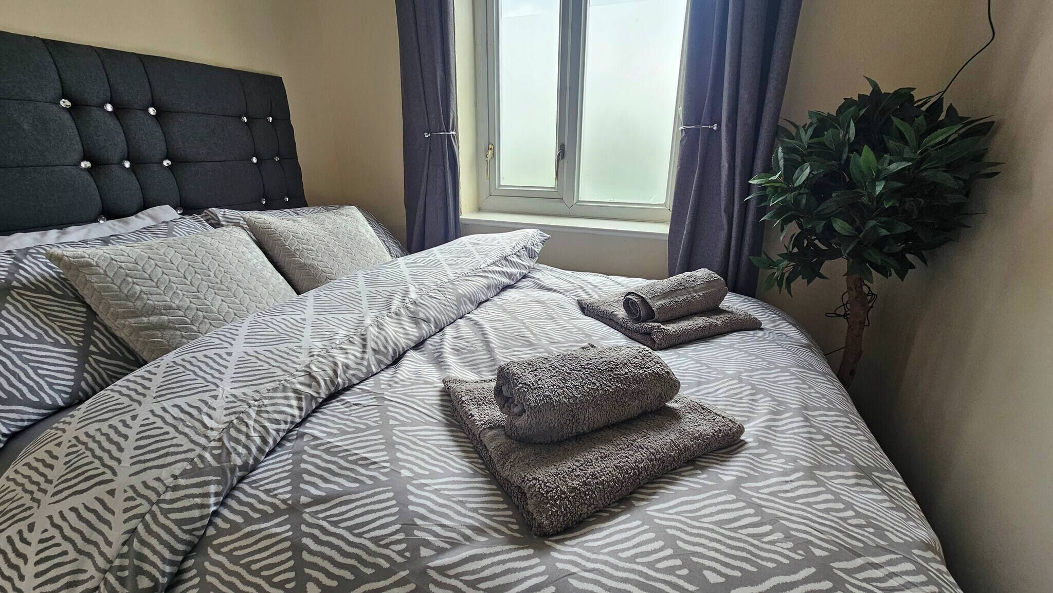 House, 3 Bedrooms, Smoking