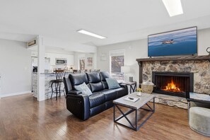 TV, fireplace, video games, books - Grand Ridge Retreat w Decks, TVs & Pool Access! (Osage Beach)