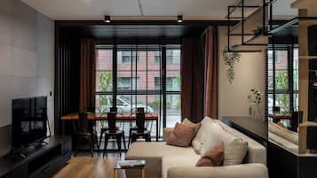 Superior Apartment, Air conditioning | Living area