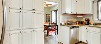 2 Mi to Nordeast Breweries: Cozy Minneapolis Home