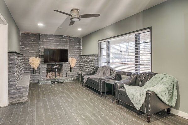 House (3 Bedrooms) | Interior