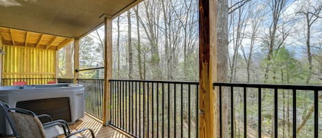 Apartment (3 Bedrooms) | Front of property