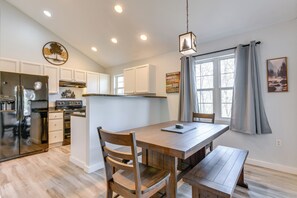 Interior - Remodeled Townhome w/ Private Hot Tub! (Gatlinburg)