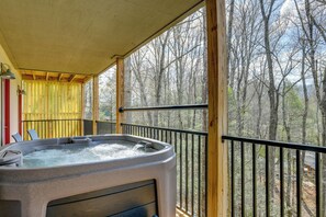 Apartment (3 Bedrooms) | Interior - Remodeled Townhome w/ Private Hot Tub! (Gatlinburg)