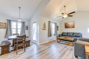 Apartment (3 Bedrooms) | Interior - Remodeled Townhome w/ Private Hot Tub! (Gatlinburg)