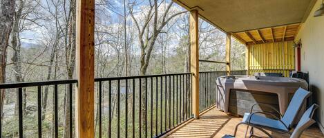 Apartment (3 Bedrooms) | Front of property