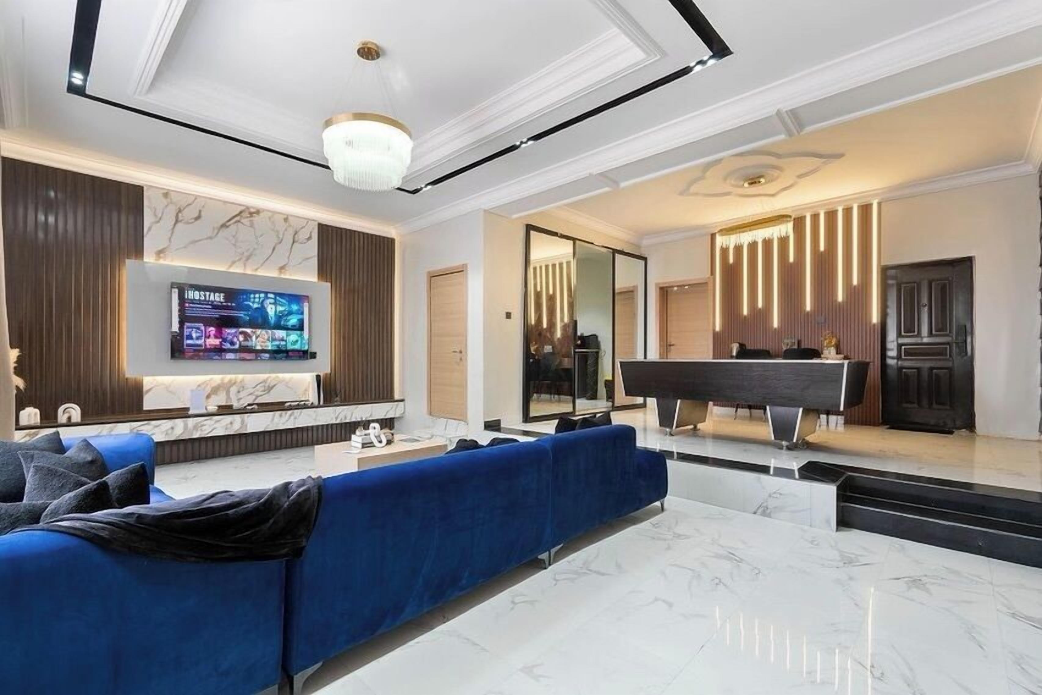 Family Apartment, Balcony, City View | Living area