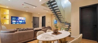 D5 Future Hotel and Apartment 