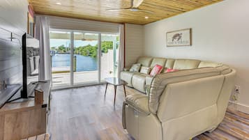 Villa (2 Bedrooms) | Interior