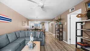 Smart TV - Lei Lani 505T: 2BR Beachfront condo, sleeps 6, pools & tennis (Orange Beach)
