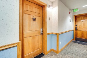 Interior - Walk to Ski Lift & Hot Tubs! Mtn-view Keystone Gem (Keystone)