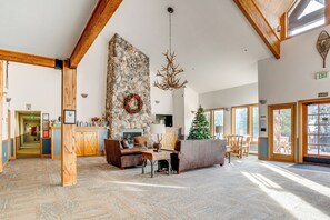 Interior - Walk to Ski Lift & Hot Tubs! Mtn-view Keystone Gem (Keystone)