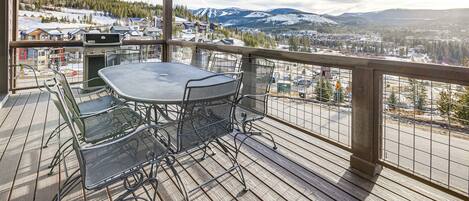 Apartment (3 Bedrooms) | Front of property