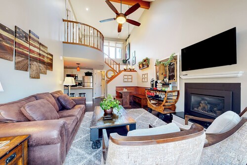 2BR Peaceful Home w/ Pool, Golf, Marina, W & D