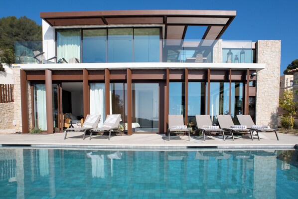 Pool - Villa Karma with swimming pool and magnificent sea views (Bandol)