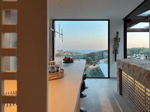 Dining - Villa Karma with swimming pool and magnificent sea views (Bandol)