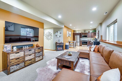 Near Ferry, Shops & Eats! Anacortes Townhome