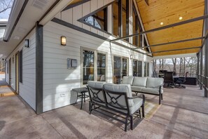 House (3 Bedrooms) | Interior - Epic Lake Views! 'the Ridge' Eureka Springs Home (Eureka Springs)