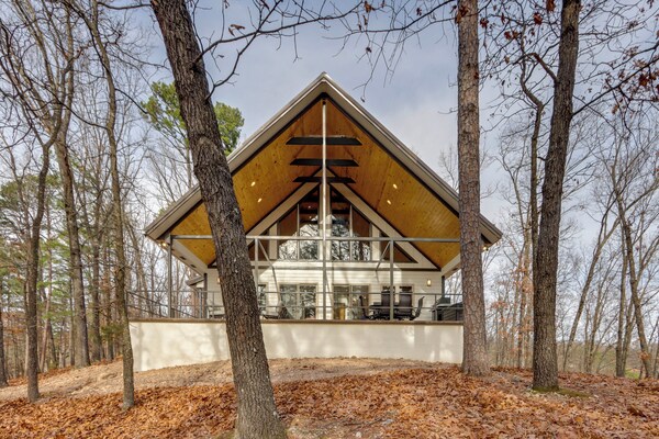 Epic Lake Views! 'The Ridge' Eureka Springs Home - Beaver Lake, AR