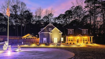 House (4 Bedrooms) | Interior