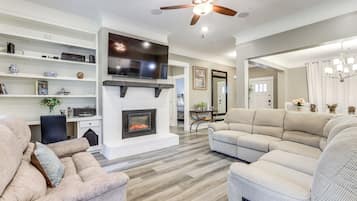 House (4 Bedrooms) | Interior