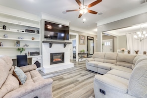 House (4 Bedrooms) | Interior - Gather, Play & Unwind! Modern Locust Grove Home (Locust Grove)