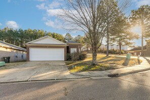 House (3 Bedrooms) | Interior - Work, Play & Visit Ole Miss! Cozy Escape Near Town (Oxford)