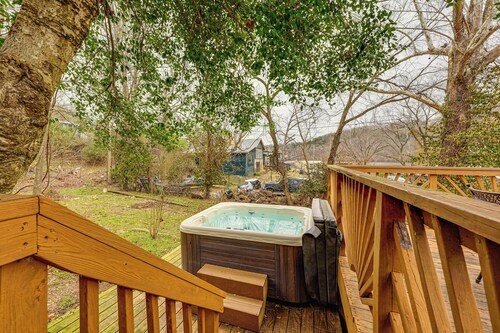 Steps to Lake! Rockaway Beach Home w/ Dock Access