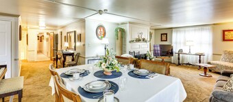 Walk to Shops & Eats: Apt in Downtown Elizabeth