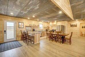 Interior - New-build, Mtn-view White Sulphur Springs Home! (White Sulphur Springs)
