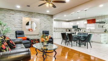 House (3 Bedrooms) | Front of property