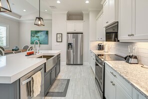 Interior - 3 Mi to Naples Beach! Couple's Resort Getaway (Naples)