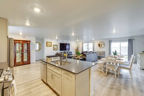 House (3 Bedrooms) | Interior - Newly Built Home w/ Yard, 4 Mi to Dtwn Caldwell! (Caldwell)