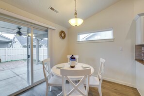 Interior - Private Suburban Hideaway 10 Mi to Dtwn Nampa! (Caldwell)